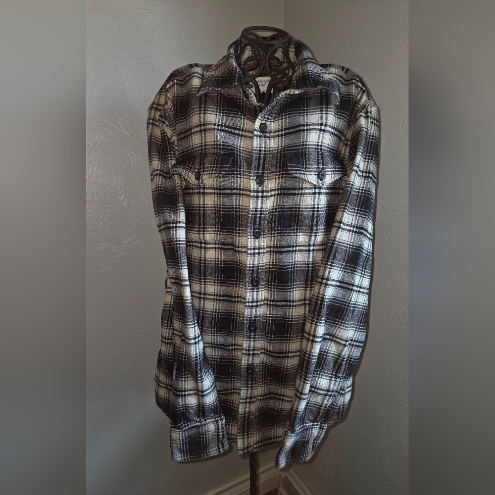 American Eagle Outfitters Black and White Plaid Shirt